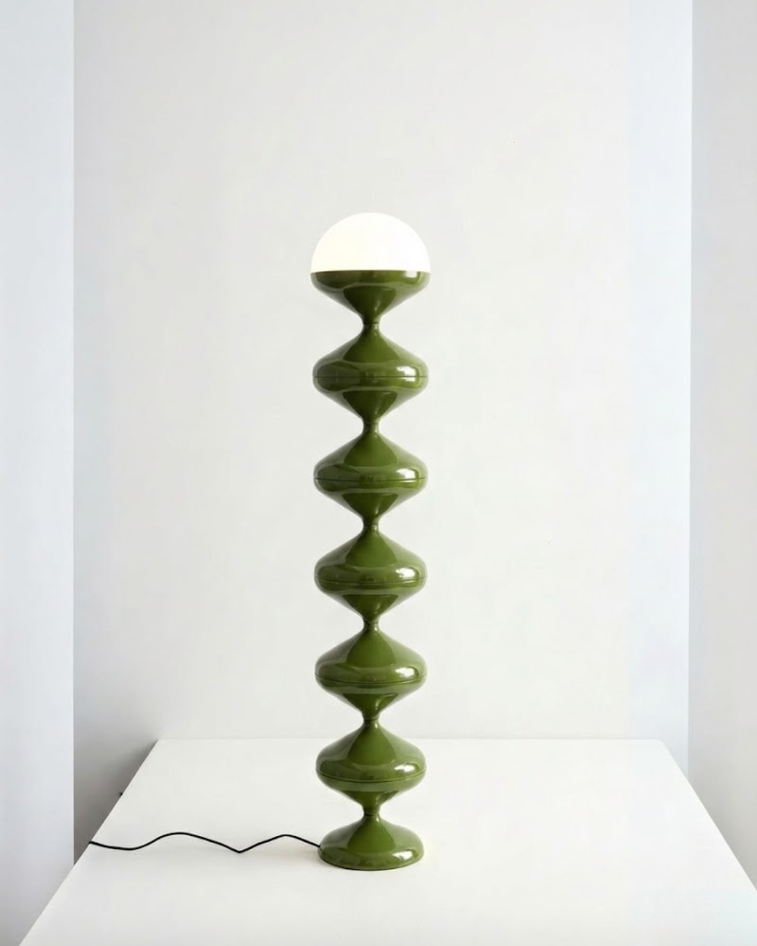 Lámpara de Pie Órbita Verde