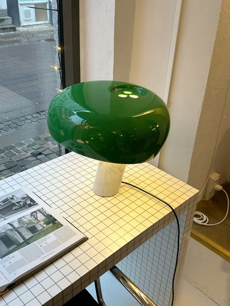 (PRE-VENTA) Lámpara de Mesa Snoopy color verde