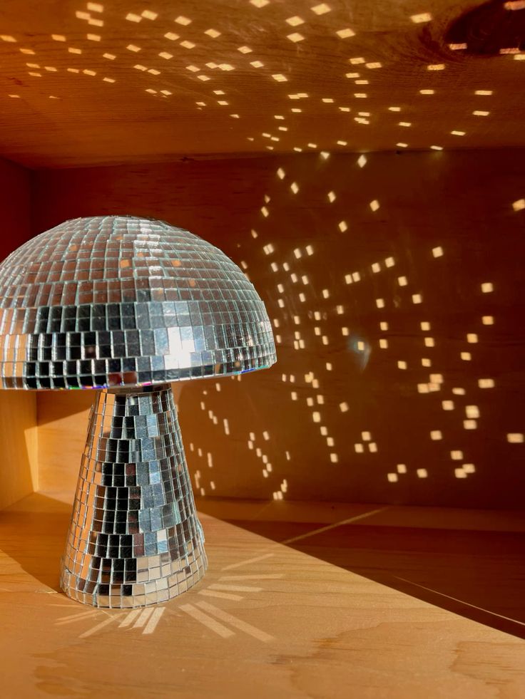Bola disco con forma de hongo