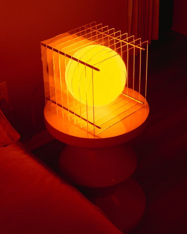 (PRE-VENTA) Lámpara de mesa VÓRTEX
