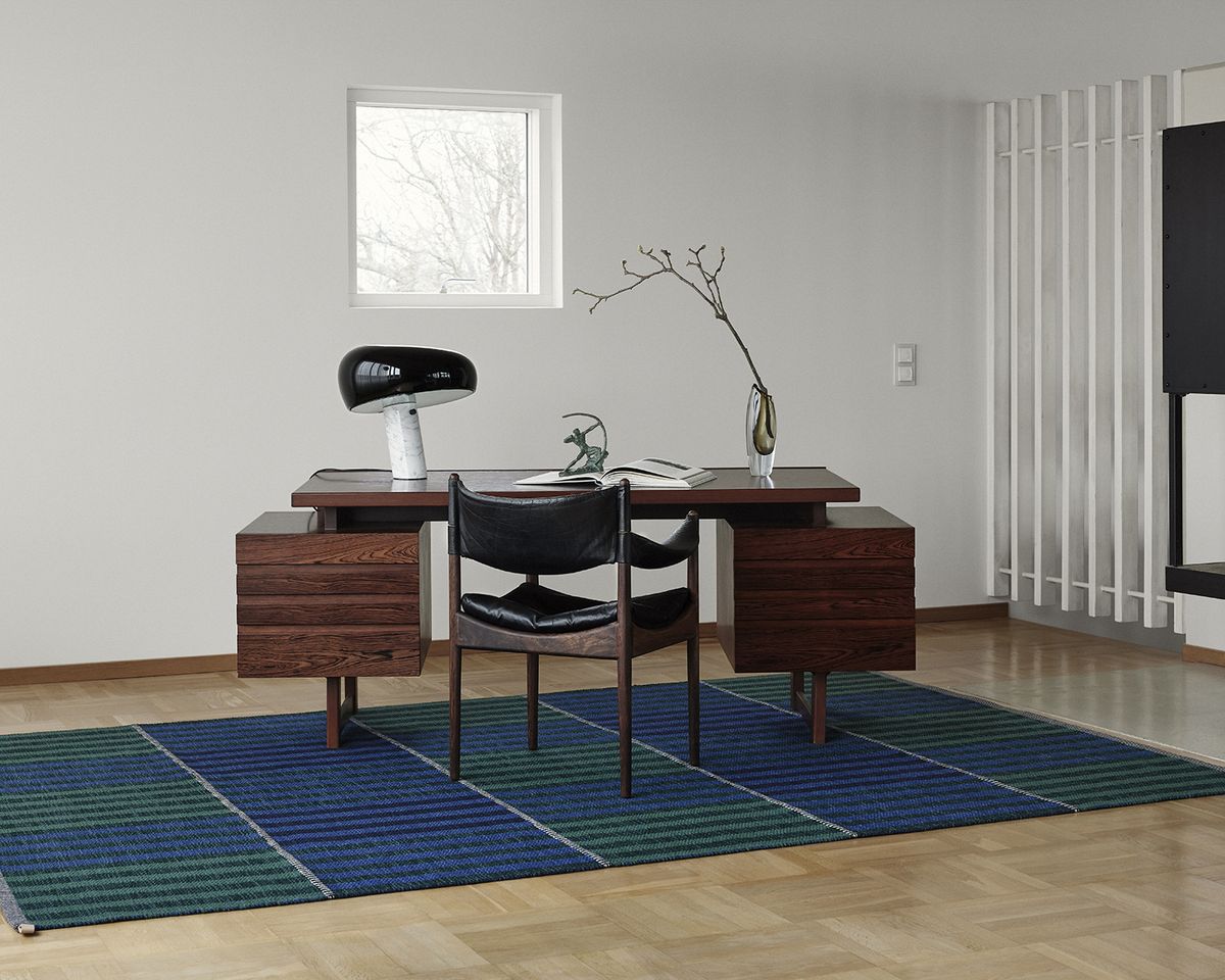 Lámpara de Mesa Snoopy color negro