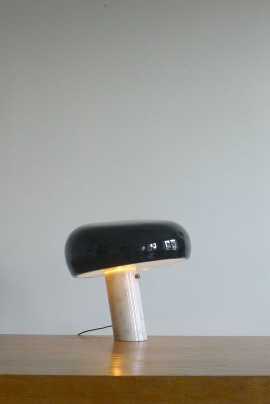 Lámpara de Mesa Snoopy color negro